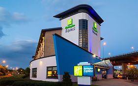 Holiday Inn Express Glasgow Airport By Ihg